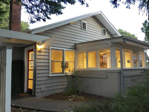 The Cute Beach House - Tourism TAS 1