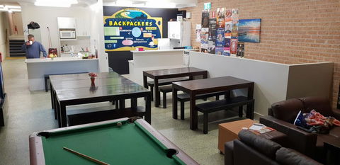 The Entrance Backpackers - Hobart Tourism 1