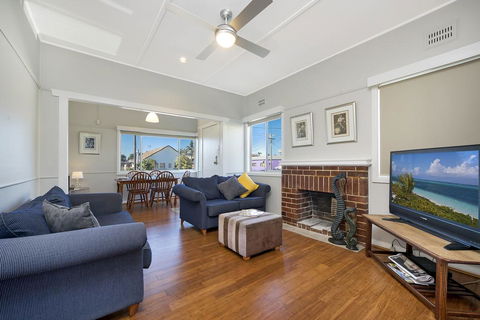 The Entrance North Lakeside Cottage - Hobart Tourism 2