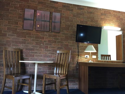 The Finley Palm Motor Inn - Tourism TAS 3