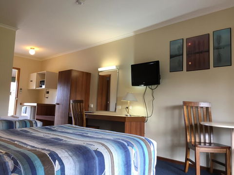The Finley Palm Motor Inn - Tourism TAS 1
