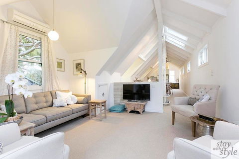 The Gatehouse - Light Filled Cottage In The Leafy Suburb Of Hawthorn - Hobart Tourism 0