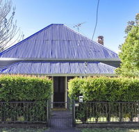 The Grey House - Hobart Tourism