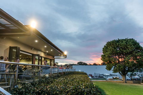 The Huskisson - Hobart Tourism 0