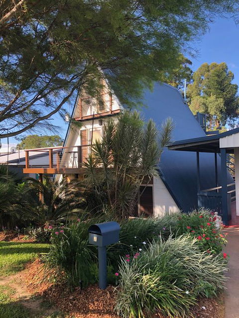 The Lake House - Tourism TAS 3