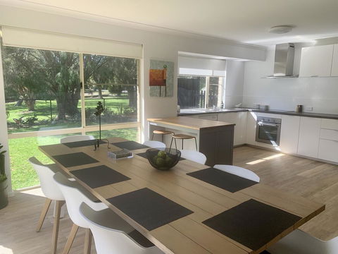The Lake House - Tourism TAS 2