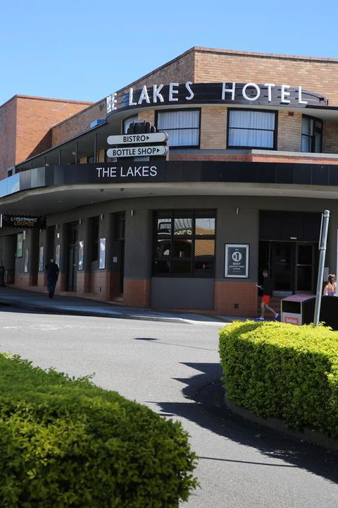 The Lakes Hotel - Hobart Tourism 3