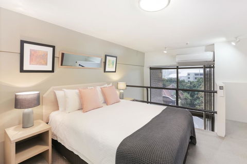 The Little Darling Of The Harbour - Tourism TAS 1