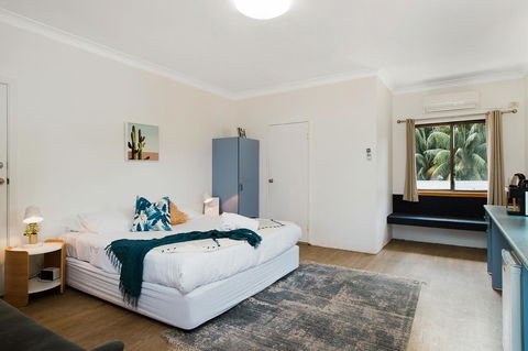 The Med Crescent Head - Hobart Tourism 1