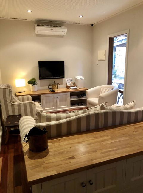 The Miners Cottage, Barossa - Hobart Tourism 3