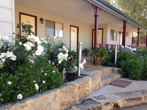 The Nosh & Nod - Avon Terrace - Hobart Tourism 0