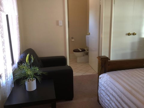 The Nosh & Nod - Howick Street - Tourism TAS 2