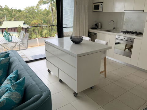 The Oasis Apartments And Treetop Houses - Hobart Tourism 3