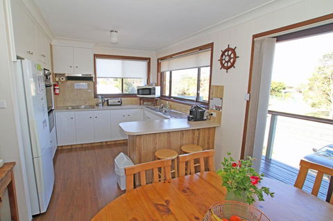The Oasis On Jacobs Drive - Hobart Tourism 1