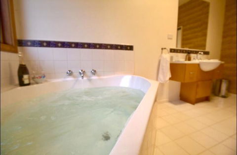 The Orchard Luxury Accommodation - Tourism TAS 2