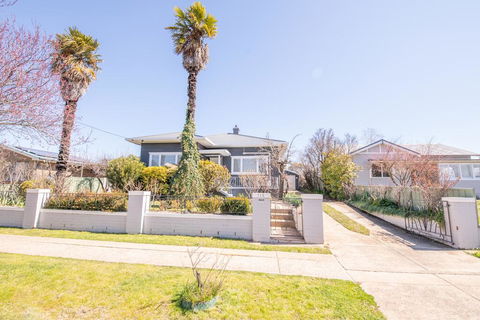 The Palms - Stylish, Modern And Cute As A Button - Hobart Tourism 1