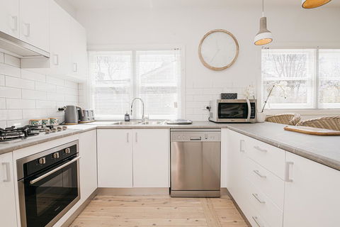 The Palms - Stylish, Modern And Cute As A Button - Hobart Tourism 3