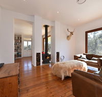The Parson's Vineyard Retreat - get amongst the vineyards in a historic home - Hobart Tourism