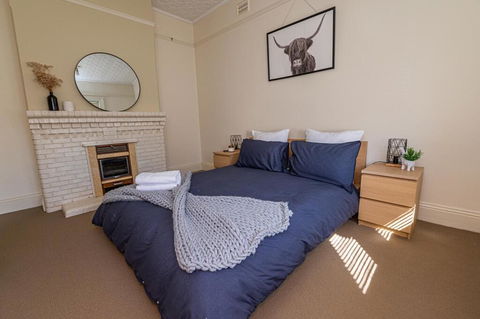 The Pearl On Prince  Stylish Cottage, CBD, Wifi - Hobart Tourism 2