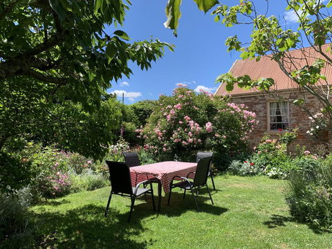 The Racecourse Inn - Tourism TAS 3