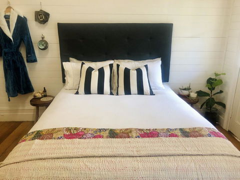 The Residence Stylish Comfort With Fireplace - Hobart Tourism 1