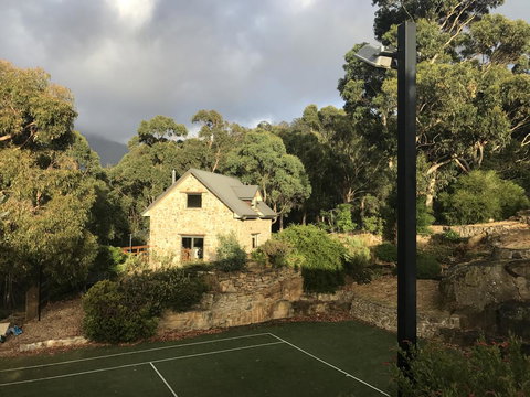The Stone Cottage (with Tennis Court) - Tourism TAS 2