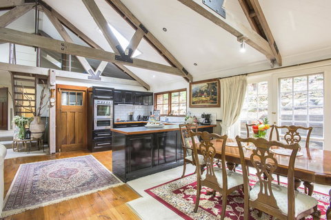 The Stone On The Hill - 3 Bedroom House - Tourism TAS 2