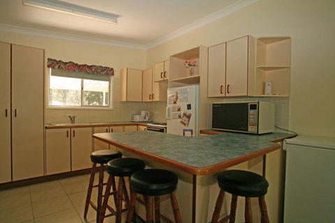 The Surf Way Cottage - Berrara - Hobart Tourism 3