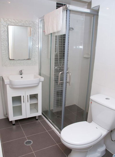 The Swiss Motel - Tourism TAS 3