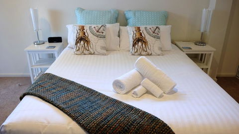 THE TIN SHED Couples Accommodation At Bay Of Fires - Tourism TAS 0