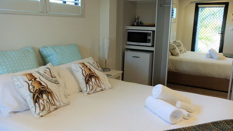 THE TIN SHED Couples Accommodation At Bay Of Fires - Tourism TAS 3