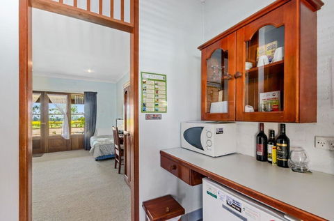 The Vineyard Motel - Hobart Tourism 1