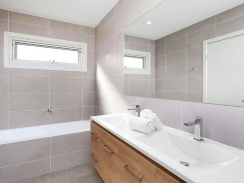 The Wharf House - Budgewoi - Tourism TAS 3