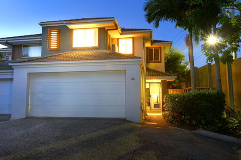 Theme Park HolidayTownhouse - Hobart Tourism 0