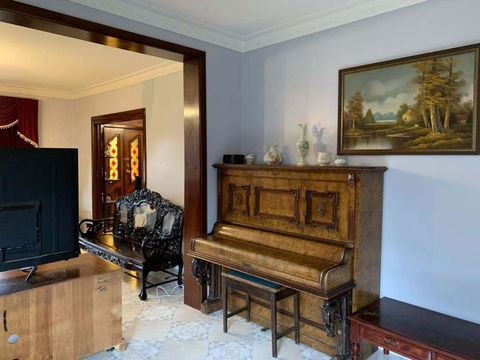 Thomastown Antique House Room 4 - Hobart Tourism 1