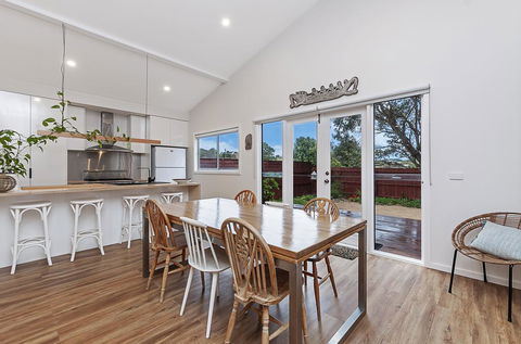 Thunder Point Cottage - Hobart Tourism 0