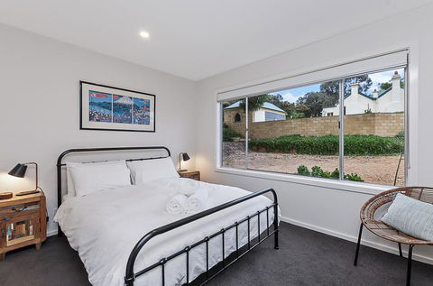 Thunder Point Cottage - Hobart Tourism 1