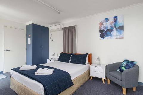 Tin Can Bay's Sleepy Lagoon Motel - Tourism TAS 3
