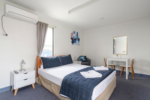 Tin Can Bay's Sleepy Lagoon Motel - Tourism TAS 2