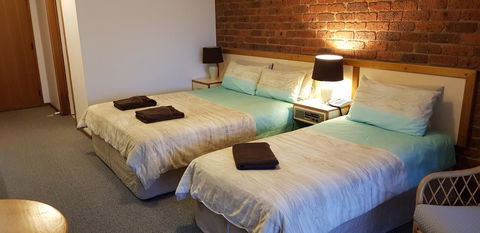Tooleybuc Club Motor Inn - Hobart Tourism 1
