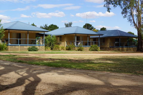 Tooleybuc River Retreat Villas - Hobart Tourism 0