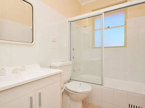 Toowoon Beach View 3br Villa 4 Just Steps To Beach With Views - Hobart Tourism 3
