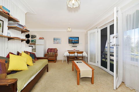 Toowoon Bay Beachside Unit, Unit 4 - Hobart Tourism 2