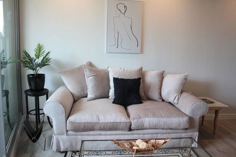 Top Of The Town 227 Victoria Street, Darlinghurst - Tourism TAS 1
