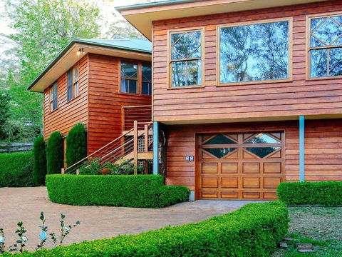 Treetops - Elegant, Inviting, Designer, Cedar Home - Tourism TAS 2