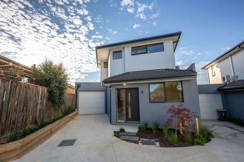 Trendy Sweet Home 4Beds@Blackburn South - Hobart Tourism 0