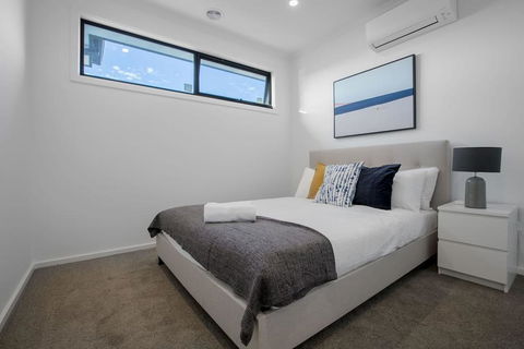 Trendy Sweet Home 4Beds@Blackburn South - Hobart Tourism 3