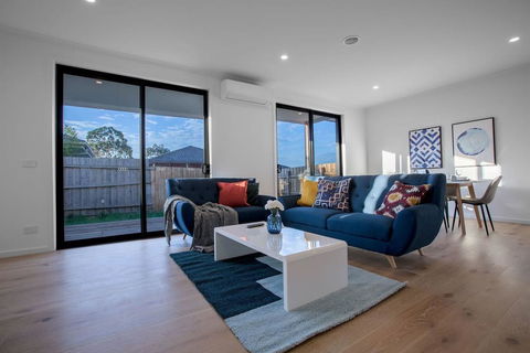 Trendy Sweet Home 4Beds@Blackburn South - Hobart Tourism 2