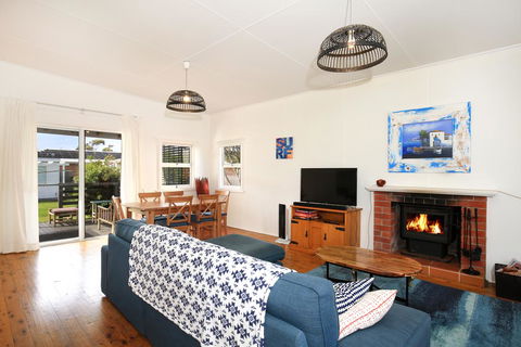 Triangulo @ Culburra - Pet Friendly - 2 Mins To Beach - Hobart Tourism 0