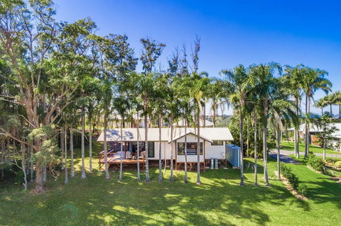 Triloka Lodges - Hobart Tourism 0